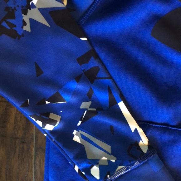 NWT!  2T UA Big Logo shattered print zip up hoodie - Picture 4 of 5